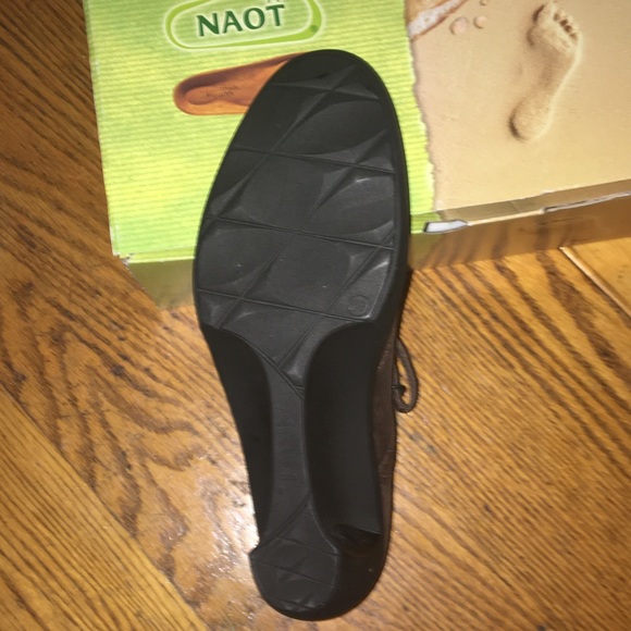 Women’s Leather Wedge by NAOT (NWT) Size 7 - Picture 6 of 10